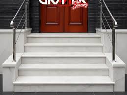 Mermer basamak ve korkuluk görseli